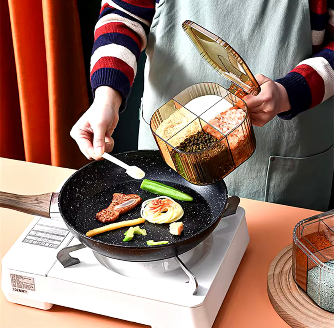 Four Compartment Seasoning Spice Box, Transparent Flip Cover Spice Box, Kitchen Spice Pot Four Compartment Seasoning Spice Box, Transparent Flip Cover Spice Box, Kitchen Spice Pot